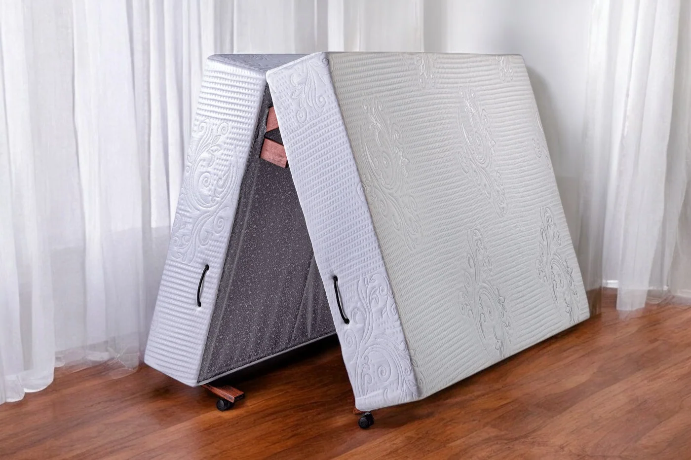 Cama Dobrável Casal Magnética 130cm Largura de Abrir com Colchão Embutido — segunda foto